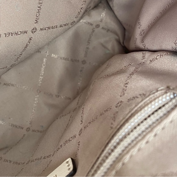 Michael Kors shoulder/ handbag - Picture 7 of 11